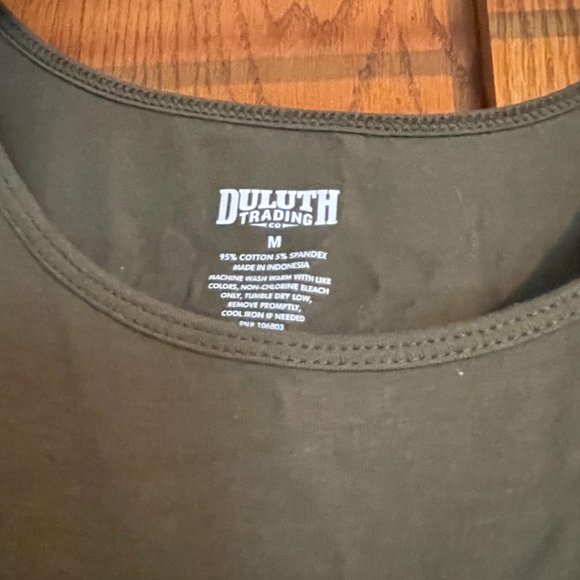 Women's No-Yank Tank - NWT - Picture 4 of 6